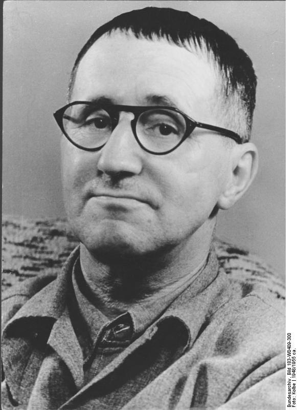 Bundesarchiv_Bild_183-W0409-300_Bertolt_Brecht