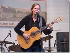 800px-Dota_Kehr_2011_Koblenz_thumb.jpg