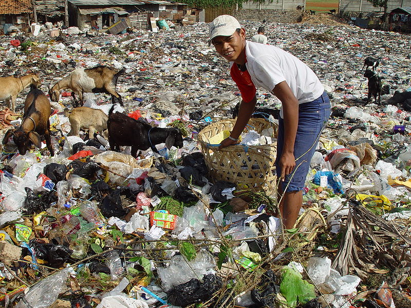 800px-Jakarta_slumlife55