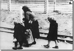 Bundesarchiv_Bild_183-74237-004_KZ_Auschwitz-Birkenau_alte_Frau_und_Kinder_thumb.jpg