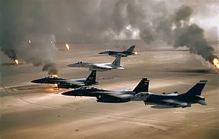320px-USAF_F-16A_F-15C_F-15E_Desert_Storm_edit2.jpg