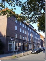 450px-Straburger_Strae_1-5_Hamburg-Dulsberg_thumb.jpg