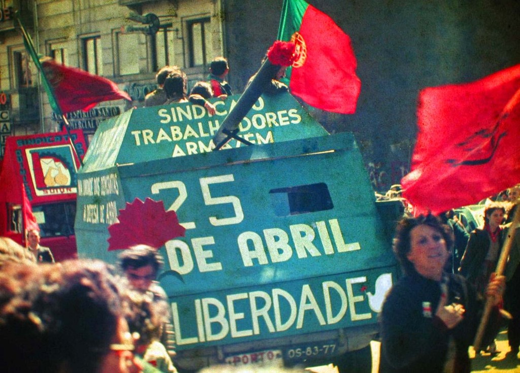 25_Abril_1983_Porto_by_Henrique_Matos_01.jpg