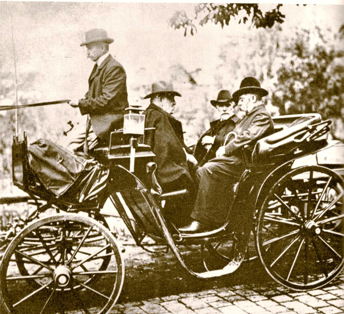 1123px-Bebel_parteitag_1905