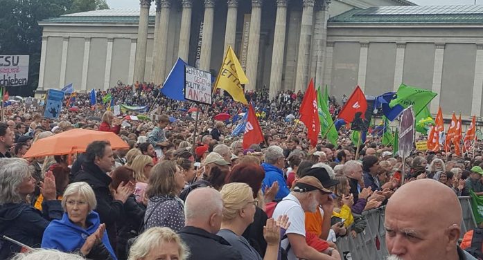 50.000 gegen Hass und Hetze 50.000 gegen Hass und Hetze